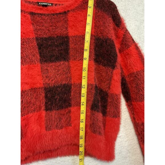 Express Sweater Womens XS Red Black Buffalo Plaid Fuzzy Eyelash Crewneck Cropped - Picture 7 of 9